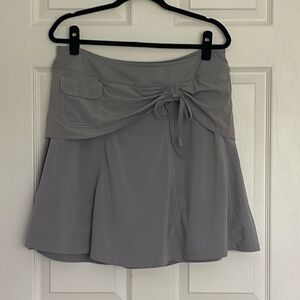 Athleta light grey skort, skirt with shorts
